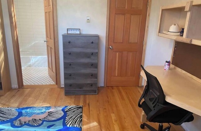 Cheerful Colorado Family Home Great Location