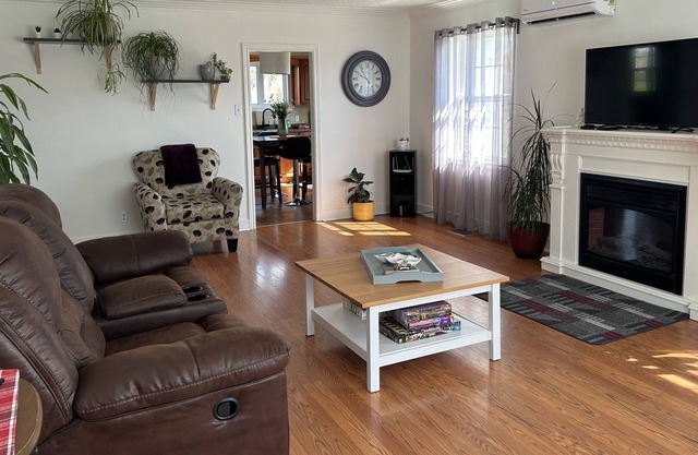 Cheerful Two Bedroom Country Home