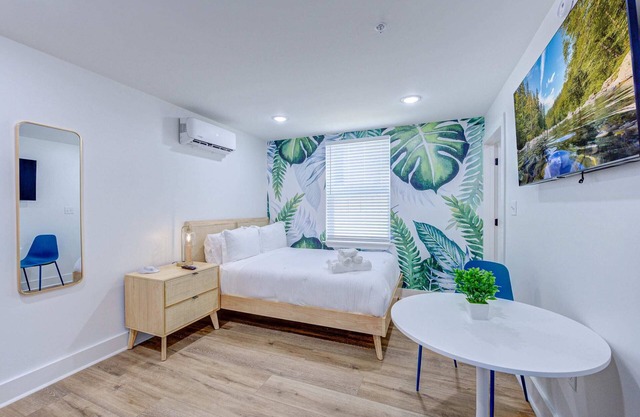 Cheetah Crush Studio Apartment