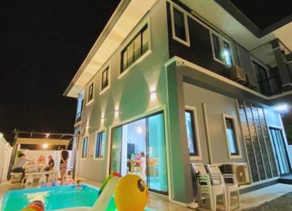 Cher Cher Pool Villa