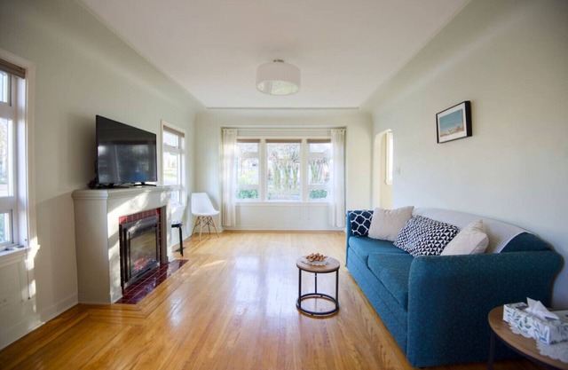 Cherries Blooming! Entire Main House Near Skytrain