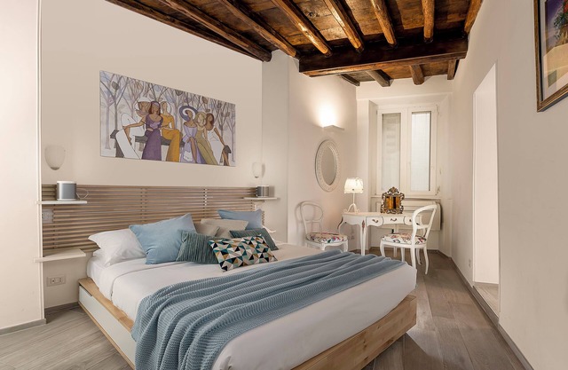 Chiavari 2 Bed/2 Bath Apt in Campo de Fiori