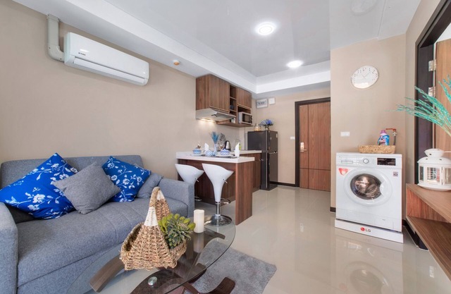 Chic 1BR Condo Steps from Nai Harn S311