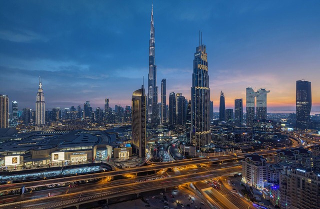 Chic 2-bed apartment with Full Burj View in vibrant Dubai - WiFi and AC incl.