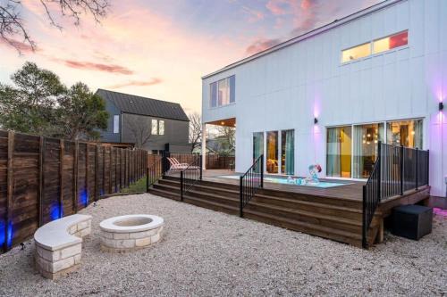 Chic 4BR Pool House - Steps to South 1st Street