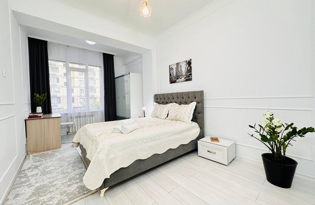 Chic apartment with WiFi and AC in the center of Almaty