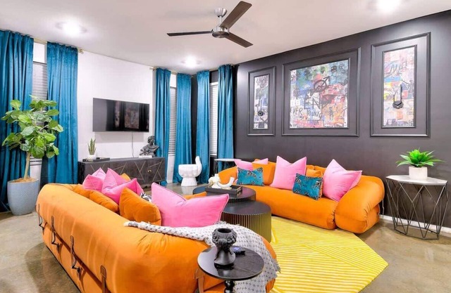 Chic East Nash 4 BR Home w/Rooftop Views! 12 Beds!