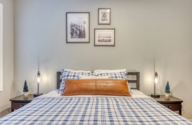 Chic Mt. Hood Retreat, Private Deck - Mt Air 6