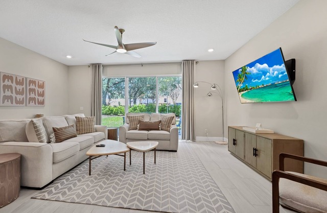 Chic Townhome near Disney with Resort & Waterpark Access - 7753SD