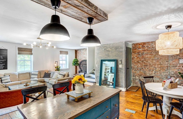 Chic Troy Home Near Downtown, 9 Mi to Albany!