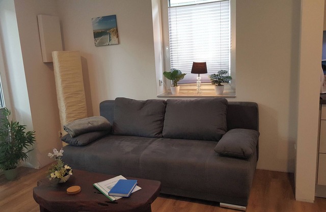 Chic vacation home, nestled in the beautiful Schleil landscape, equipped with: a well-kept garden with play facilities and covered barbecue and smoking area, extra-wide doors (98cm), fly screens and pleated blinds on all windows, a.