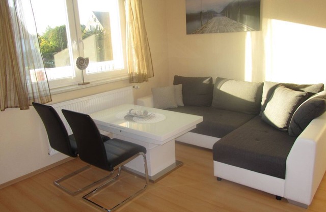 Child-friendly apartment with terrace, 800m to the beach