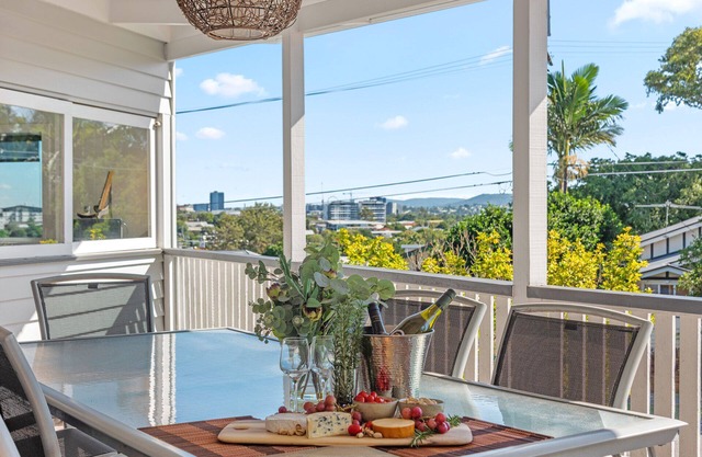 Chill Camp Hill Brisbane is a family friendly property, ideal for longer stays