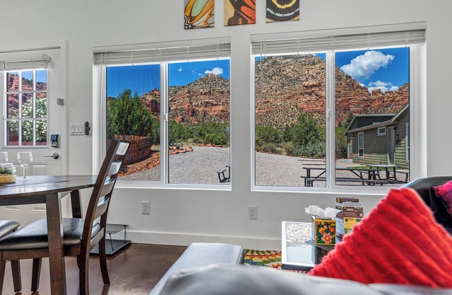 Chimney Rock Suite - Unit C - Red Rock Retreat