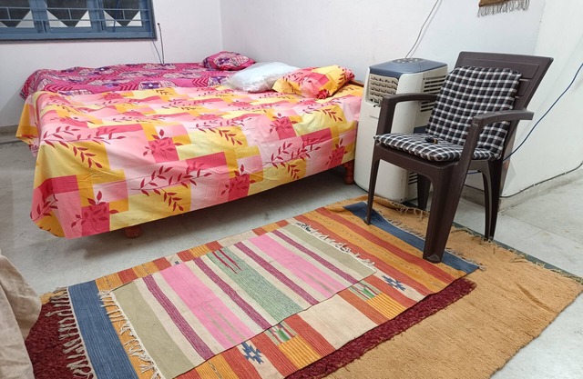 Chintamani -bed Sharing apartment with fitness Area, WiFi in superb Ahmedabad