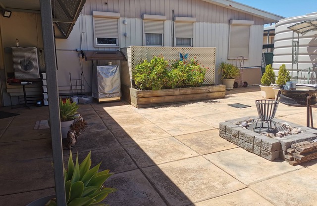 Chrissie's Dongara - Pet Friendly