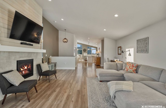 Chuck's Base Camp - Your Luxurious Alaskan Getaway