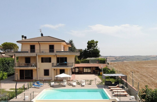 Ciarpella house with private pool for up to 13 people a few km from the sea