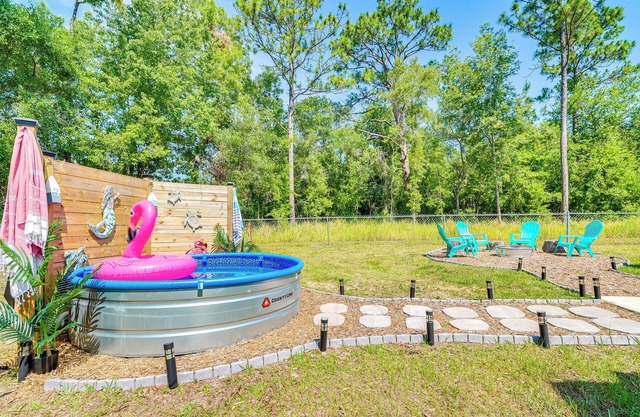 Citrus Springs Retreat w/Grill & Screened Porch!