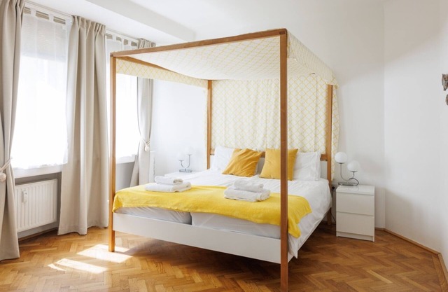 CITY CENTER APARTMENT | OPERA | little Asia