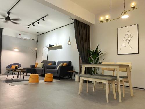 City Center w/Home Cinema @The 5000 studio