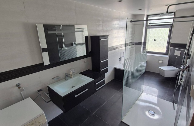 City Central Deluxe Apartment