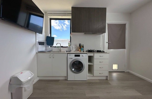 Claremont Comfort Cottage