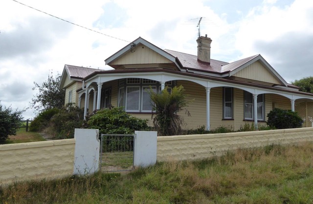 "Claremont Farmhouse" is an historic federation style home in an ideal.