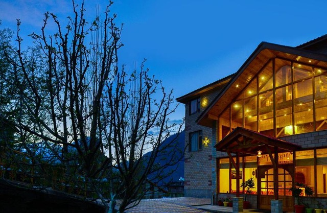 Clarks Inn Suites, Manali