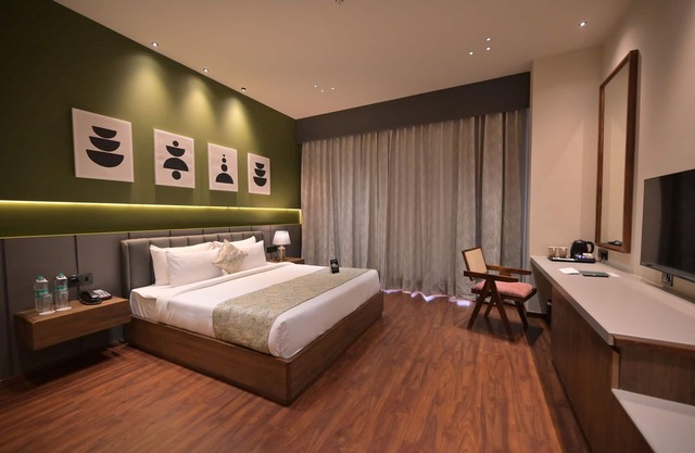 Clarks Safari Haridwar