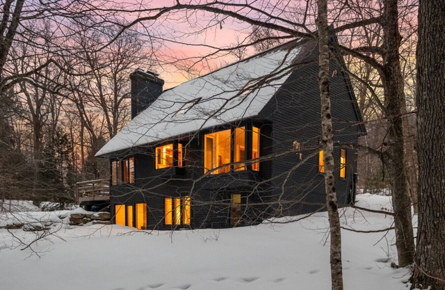 Classic Stratton Ski Chalet: Perfect for Families