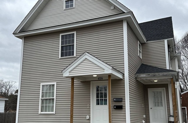 Clean and renovated apartment close to highway and Worcester