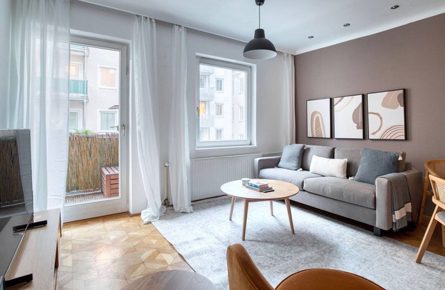 Clean Döbling 2BR w/Elevator, Fully Furnished & Equipped, by Blueground