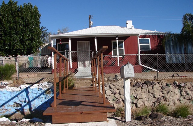 Clean, historic, charming yet modern Ajo Hideway on the top of Ocatillo street