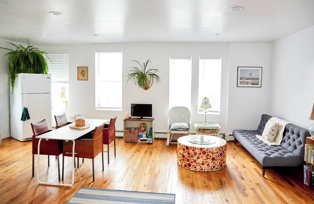 Clean, Quiet Studio apartment in Rockaway Beach, just a blockfrom the beach