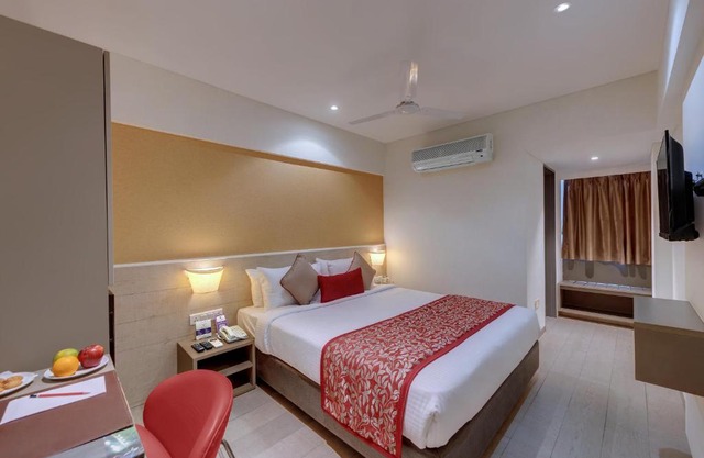Click Hotel Vadodara 4 mins walk for the Railway Station