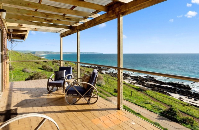 Cliffs End Beach Shack - 105 Gold Coast Drive