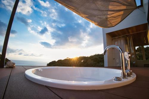 Cliffside Villa NIRVANA - Vacation STAY 98988v