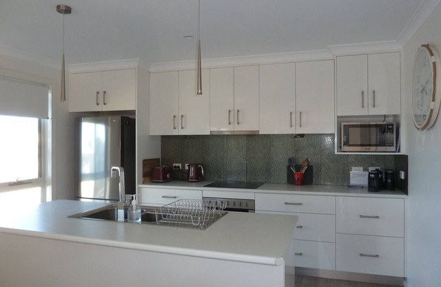 Close to shops, beaches, Bridport Distilling Co and eateries