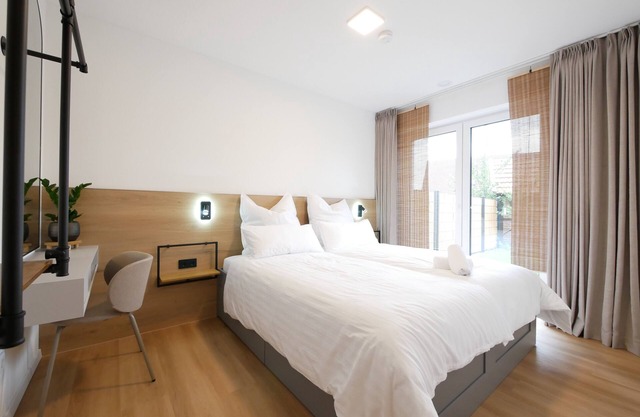 Close to the lake2, private garden, parking space, close to the beach