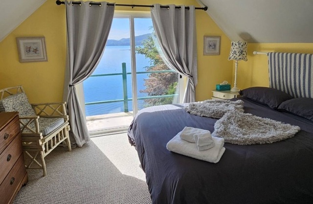 Coal Harbour (Port Hardy) Ocean Front Cottage(pet friendly)