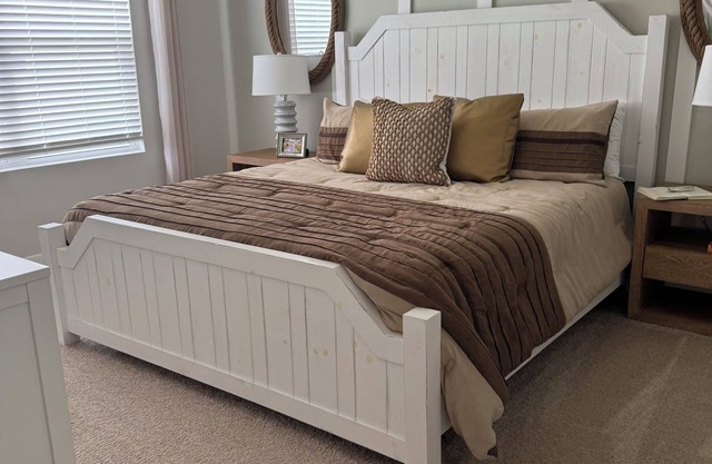 Coastal Breeze 4 Bedroom 2 Car Garage Community Pool