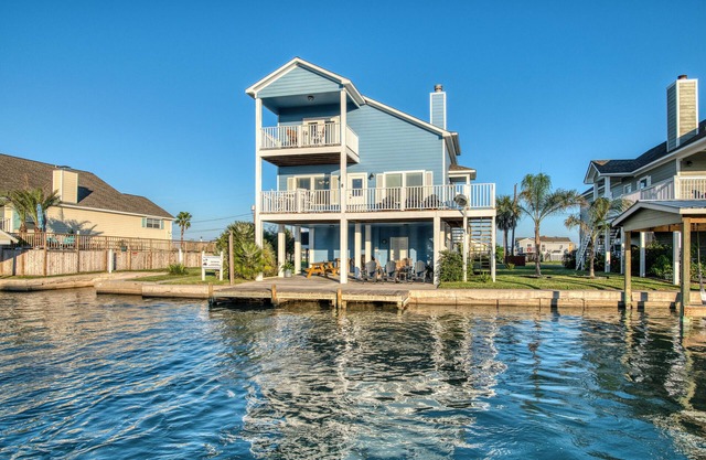 Coastal Class Waterfront - "Your Home away from Home"