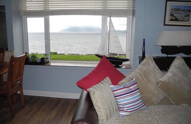 Coastal Kerry Hideaway - Sleeps 6 & Free Parking