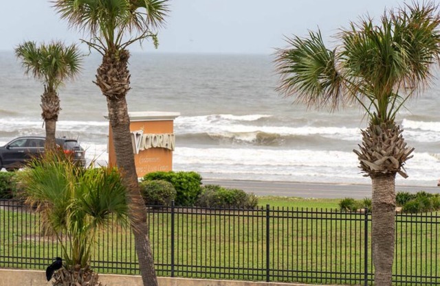 Coastal & Quaint
