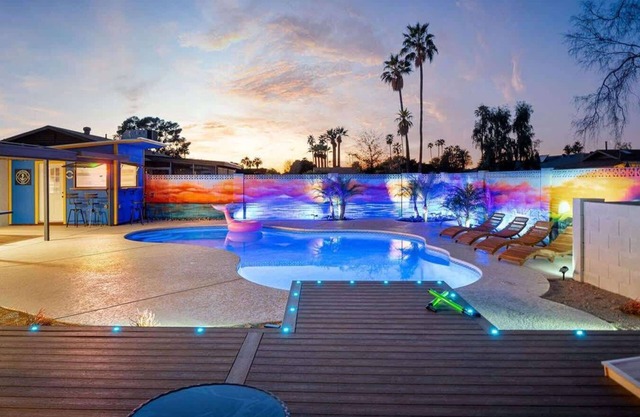 Coastal Retreat: Festive Deck w/Pool & Beach Bar