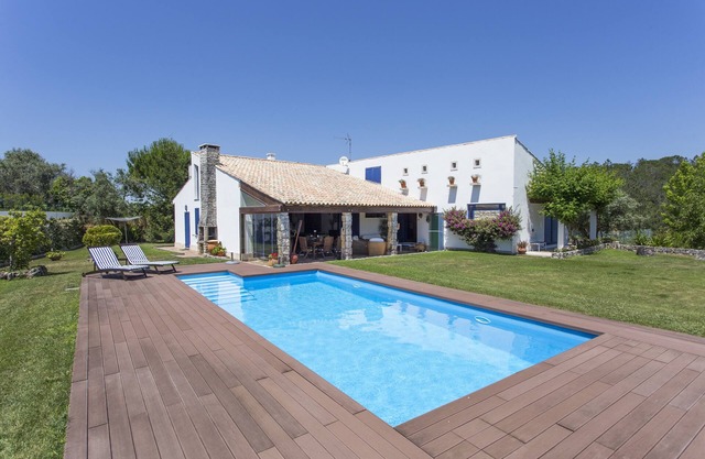 COIMBRA - Quiet cottage with pool and tennis court - 40 Km from the beach.