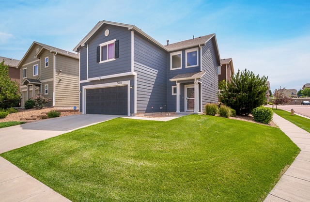 Colorful Co Spgs-Bright, Stylish, Mt Views, Self Check-In, Parking, WiFi & More!