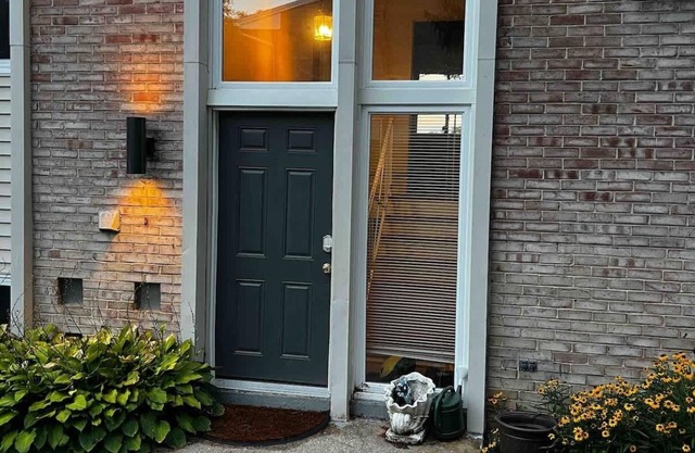 Come relax in a Private Townhome in Camp Hill!