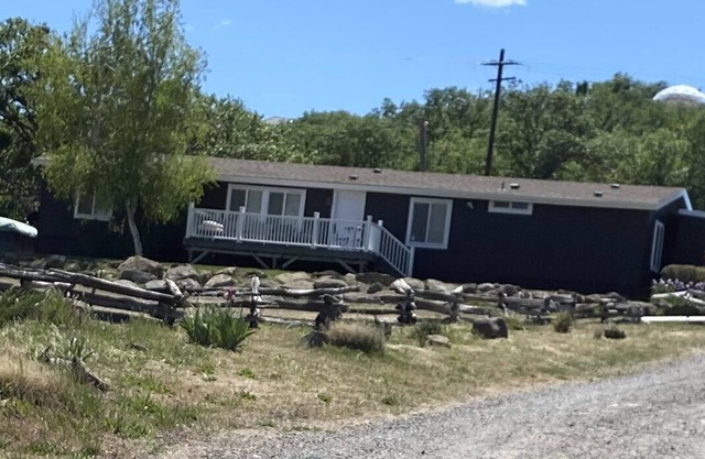 Come relax, work & enjoy country air. Beautiful winter has arrived!